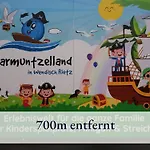 Familienfreundliche Mit Grossem Garten, Spielplatz, Privatem Badefass & Sauna