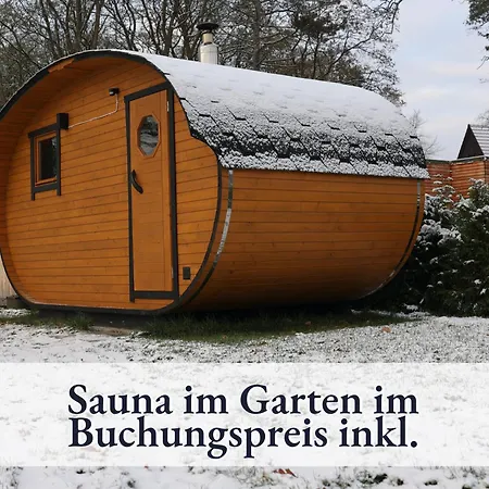 Familienfreundliche Mit Grossem Garten, Spielplatz, Privatem Badefass & Sauna