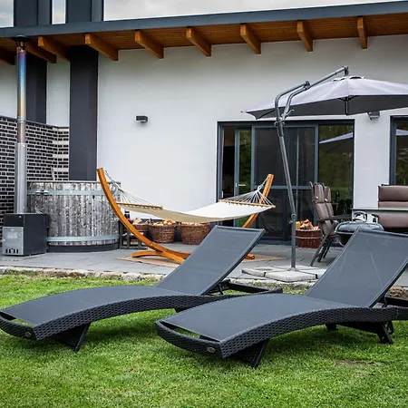 Familienfreundliche Mit Grossem Garten, Spielplatz, Privatem Badefass & Sauna * Wendisch Rietz